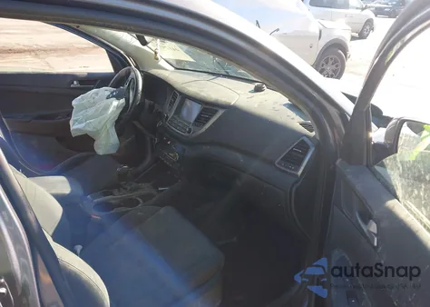 2018 Hyundai Tucson Value z USA, uszkodzony, nr VIN KM8J33A24JU683646